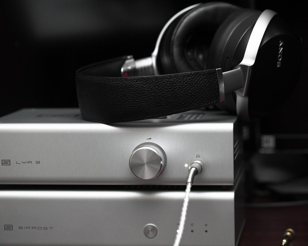 Sony MDR-Z7 + Schiit Lyr 2 & Bifrost